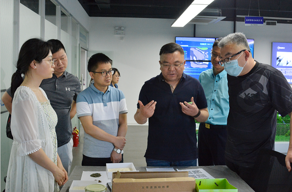 赣州经济技术开发区党工委副书记宋鹏一行莅临新立讯考察调研